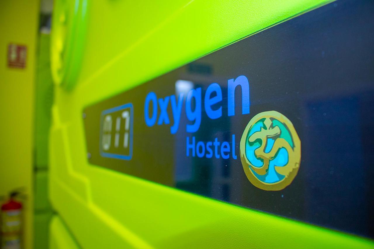 Oxygen Hostel Capsula มาดริด ภายนอก รูปภาพ